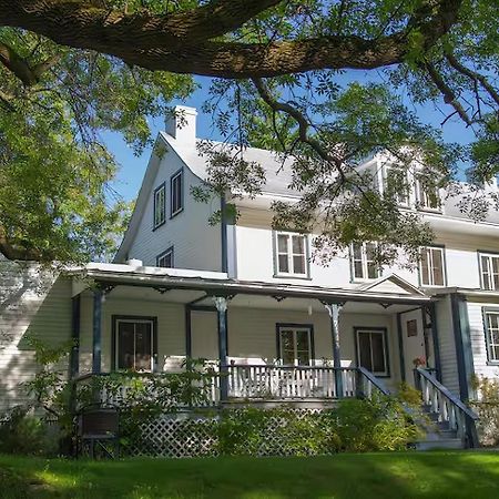 Le Triangle De L'Ile Hotel Saint-Laurent-de-l'ile d'Orleans Buitenkant foto